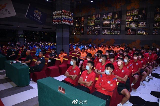 楼上的小女孩
